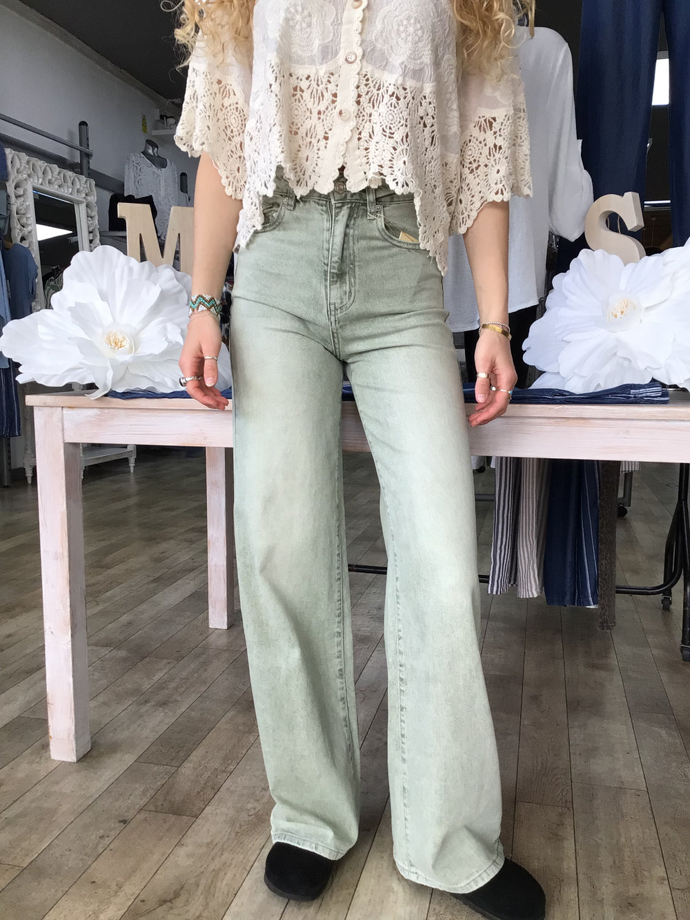 KHAKI