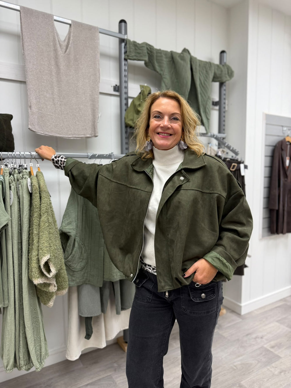 KHAKI