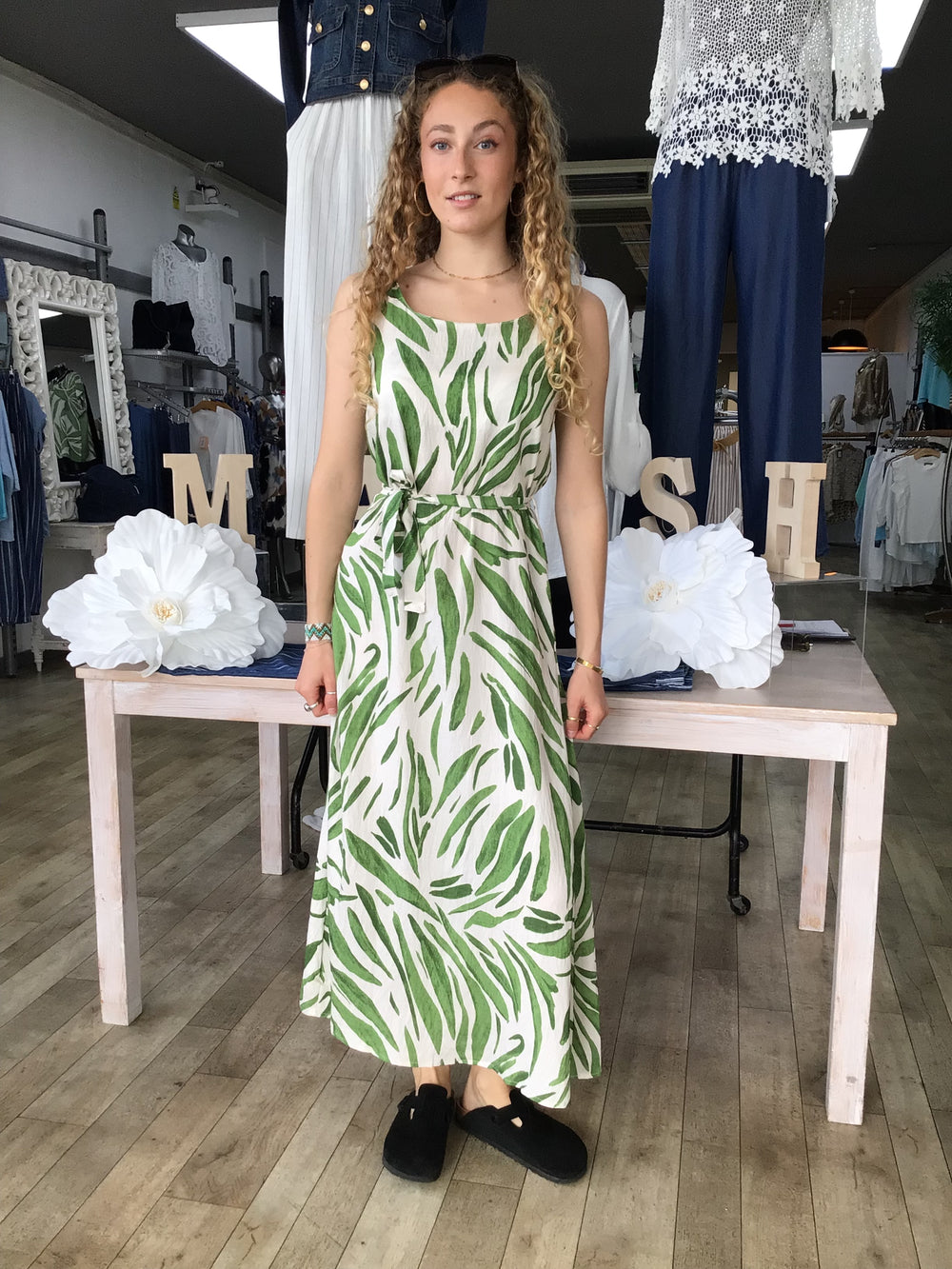 GREEN