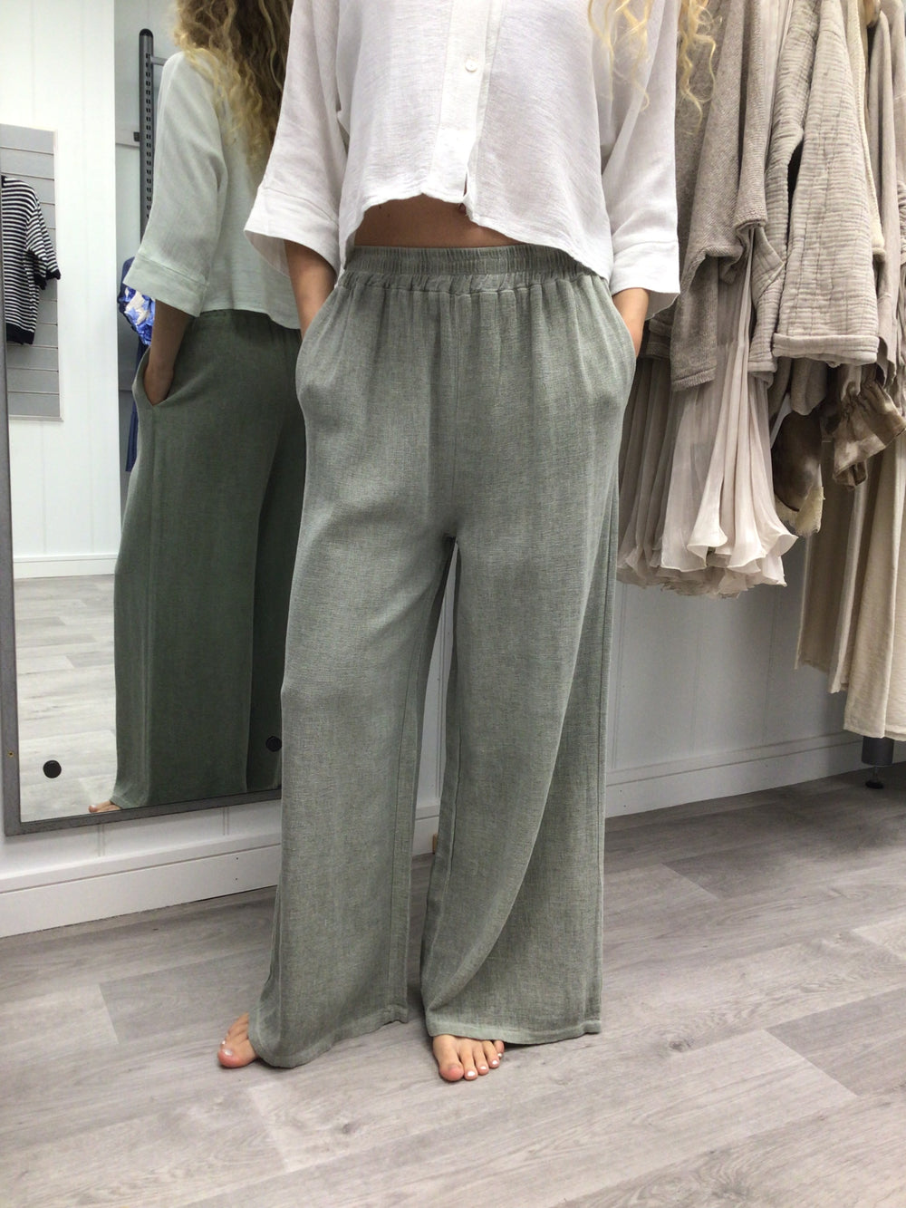 KHAKI