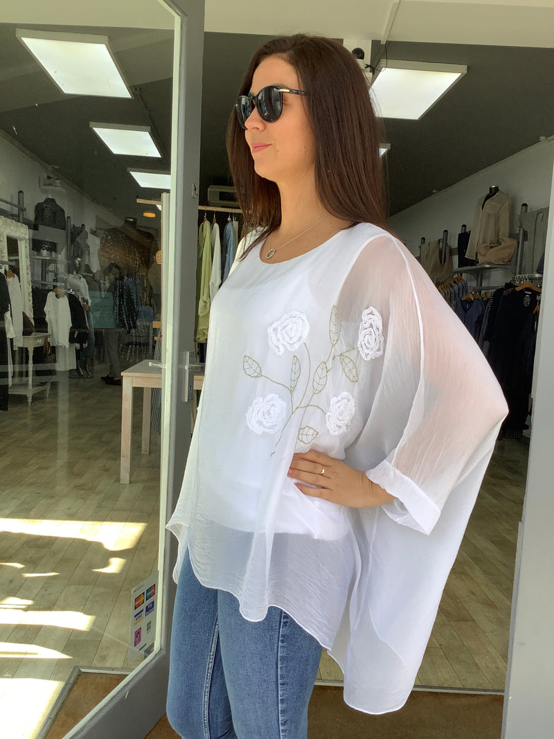 EMB SIDE SILK MIX TOP