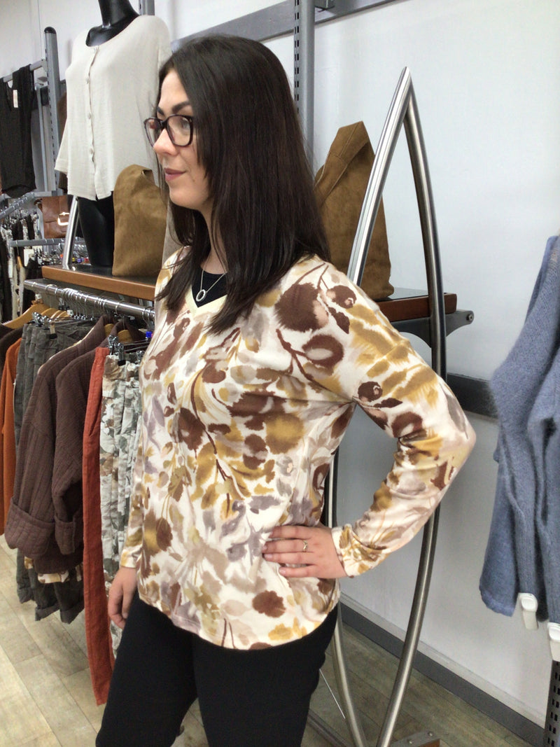 FLORAL VEE NK SOFT KNIT