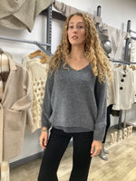 SOFT LIGHT KNIT TOP