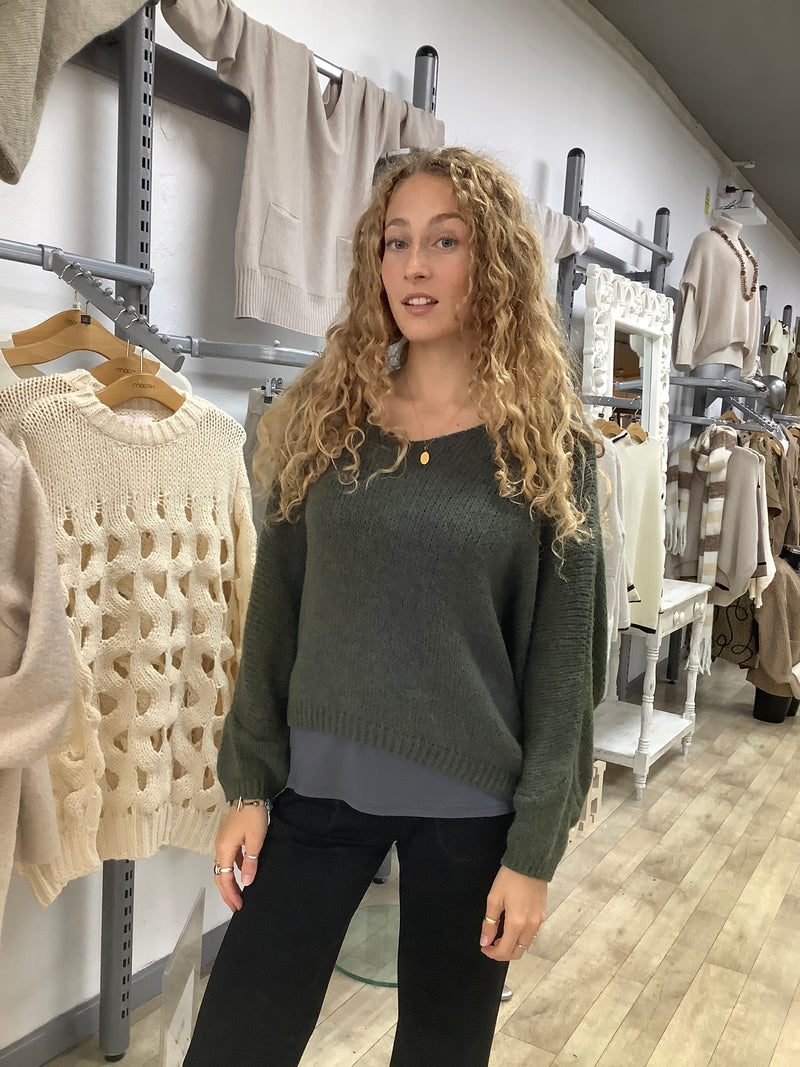 SOFT LIGHT KNIT TOP