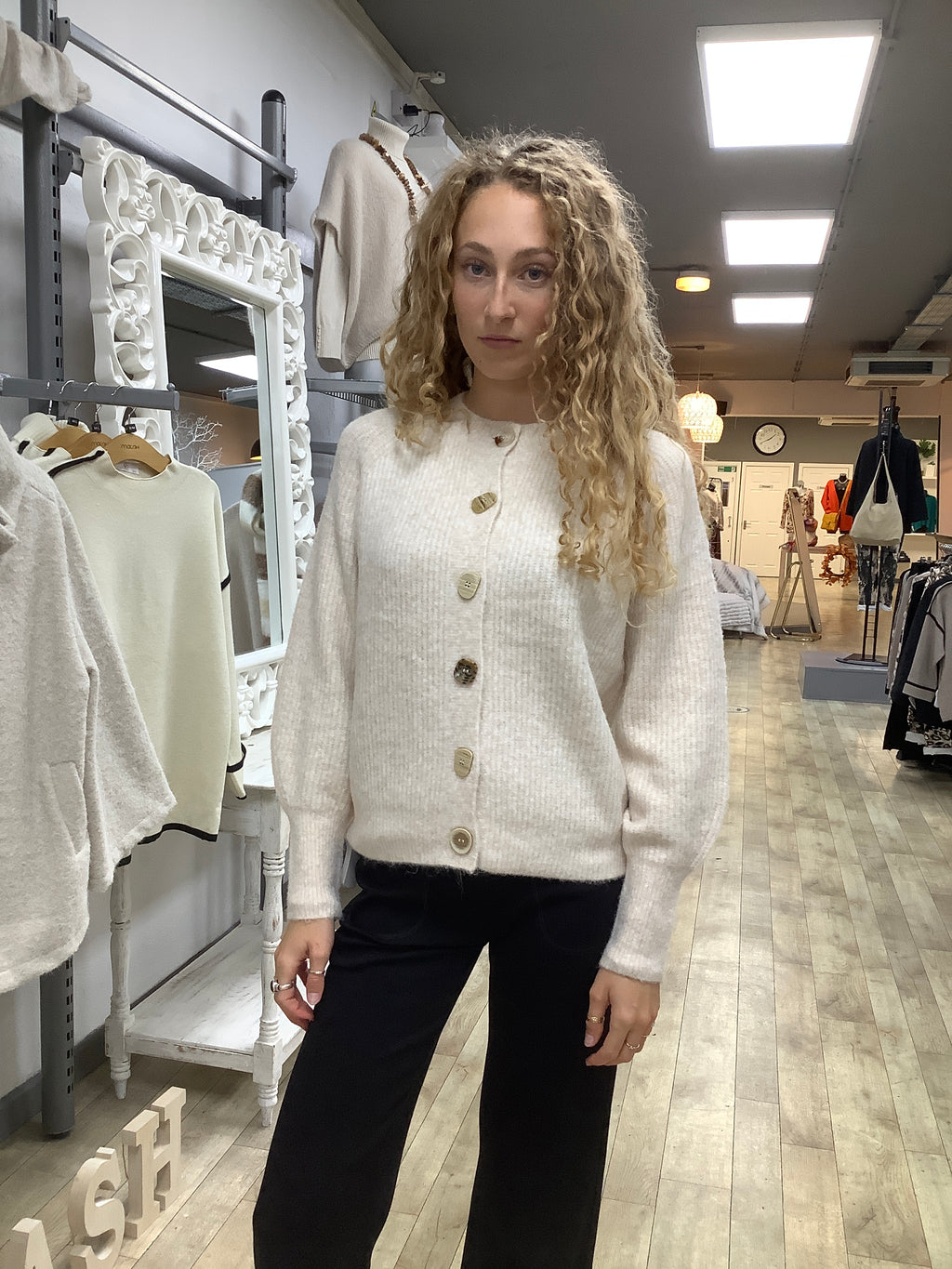 ASRTD BTTN CARDI