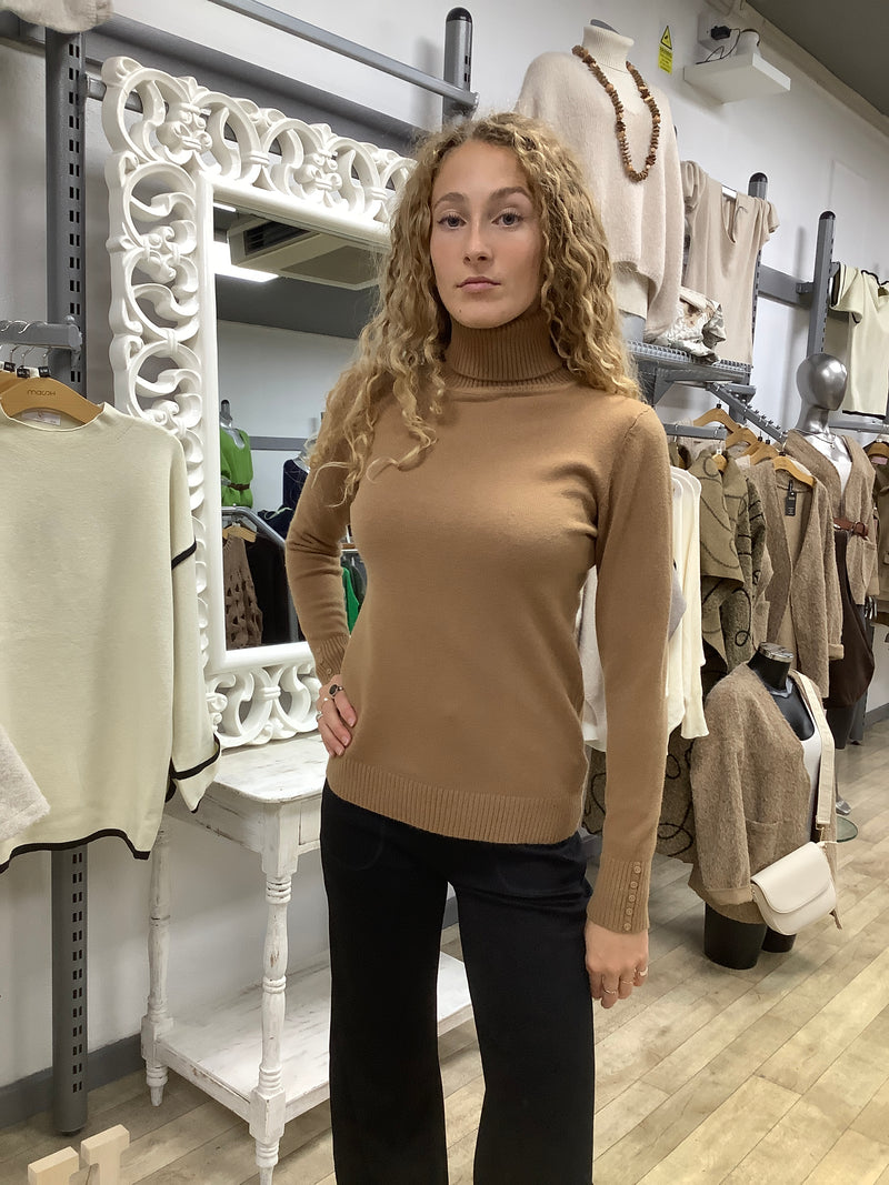 BTTN POLO KNIT TOP