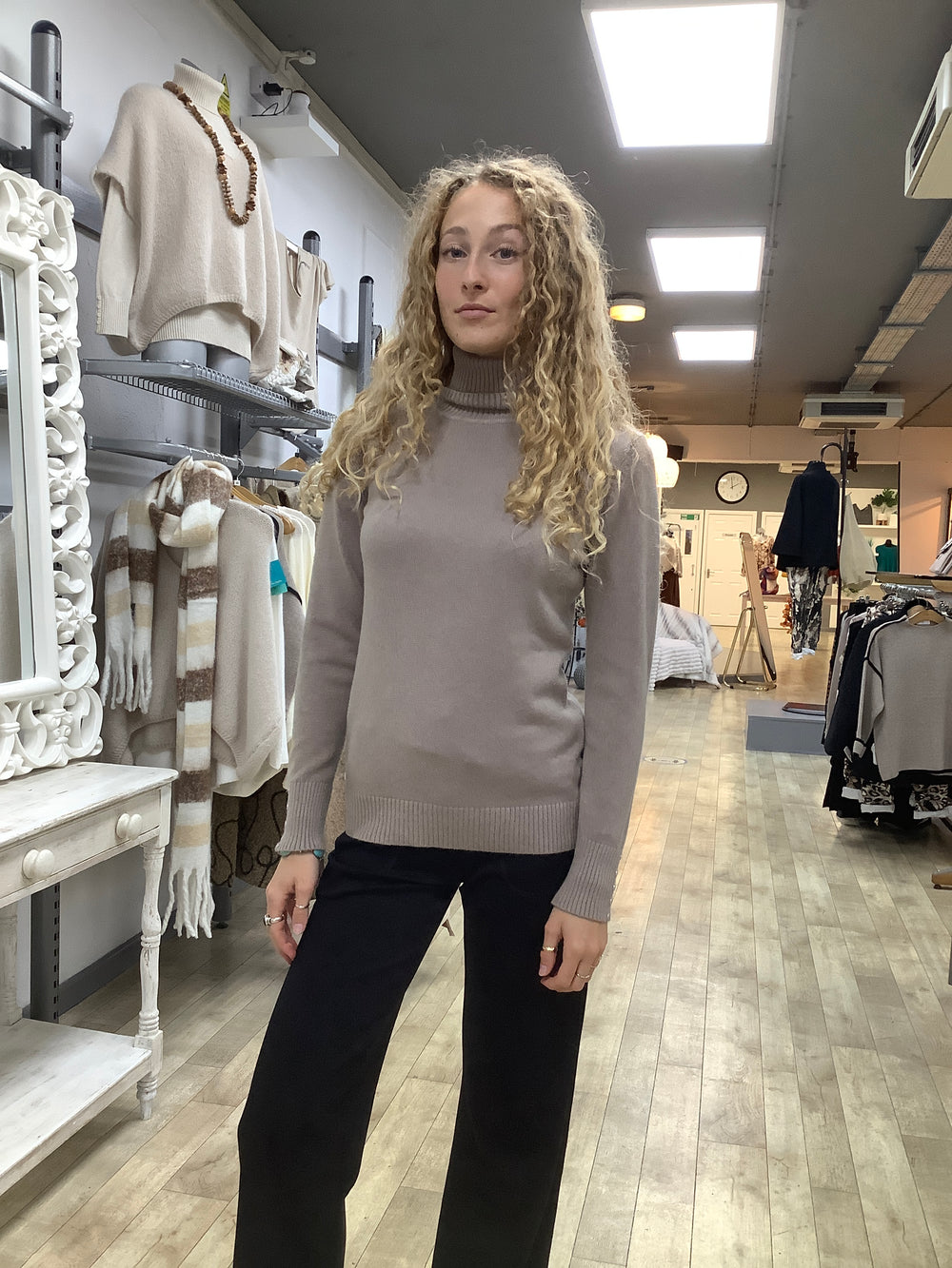 TAUPE