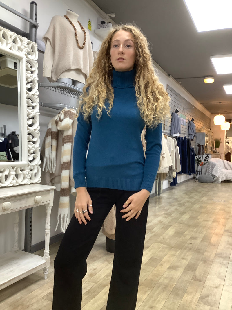 BTTN POLO KNIT TOP