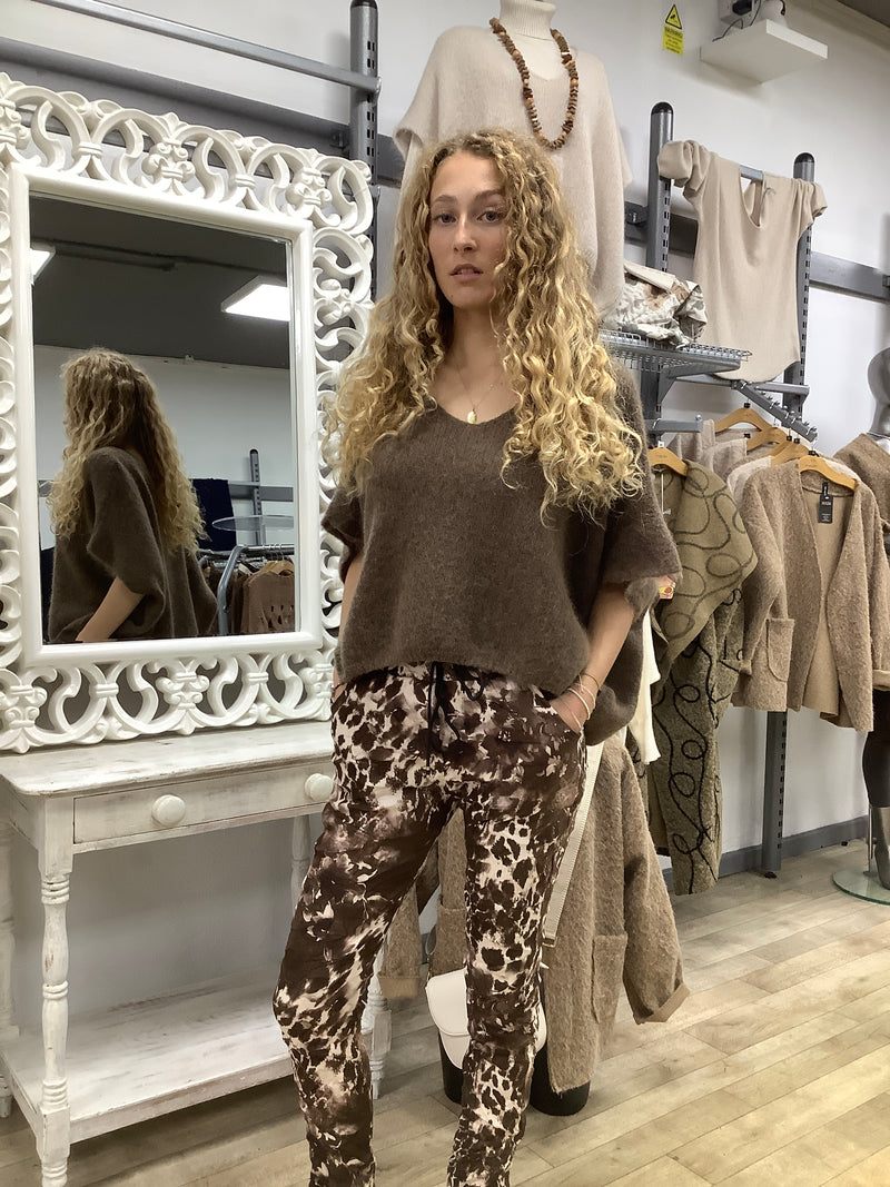 AUTUMN PRINT MAGIC PANTS