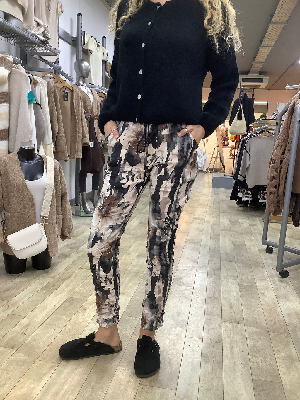 LILY PRINT MAGIC PANTS