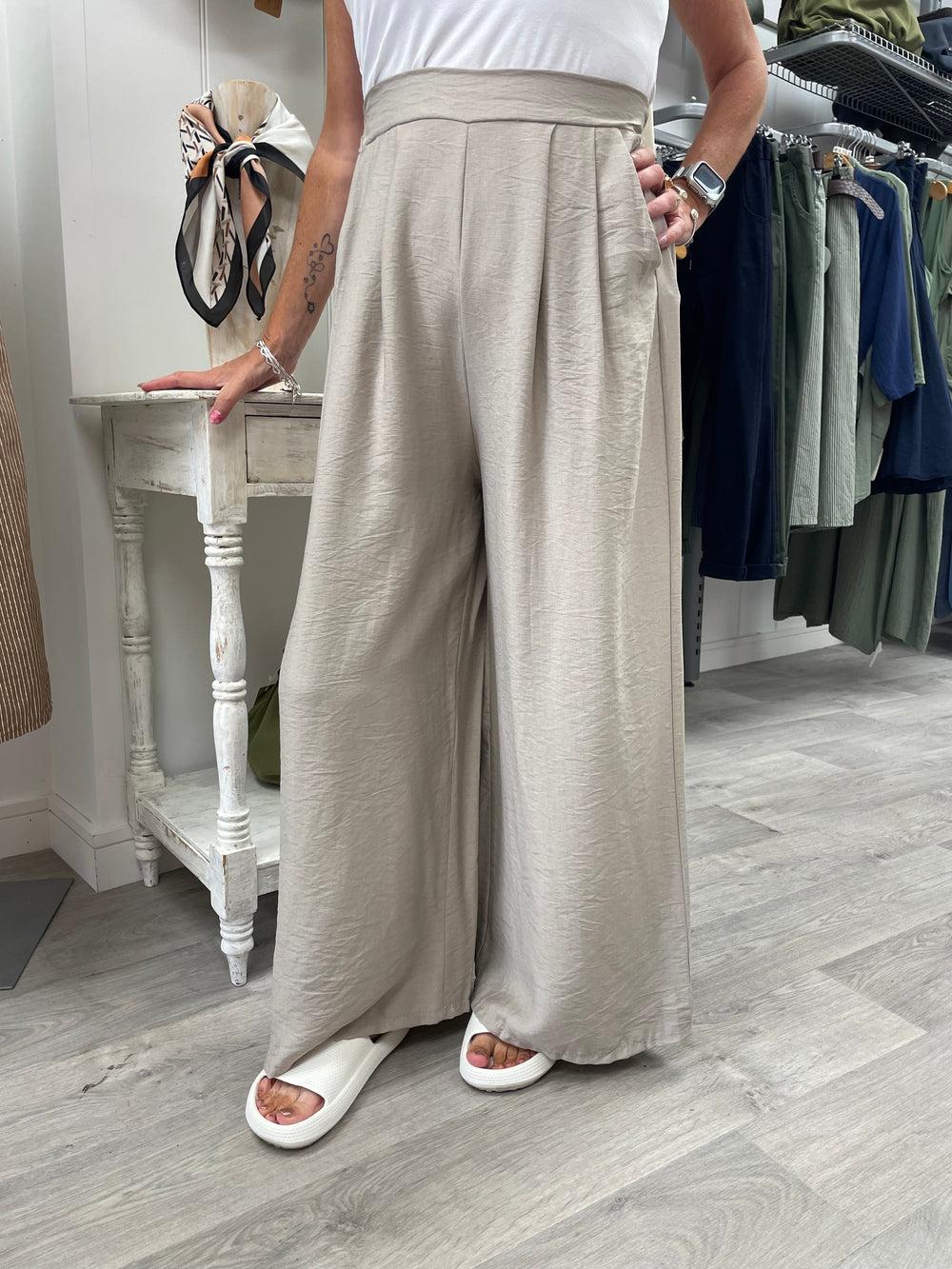 TAUPE
