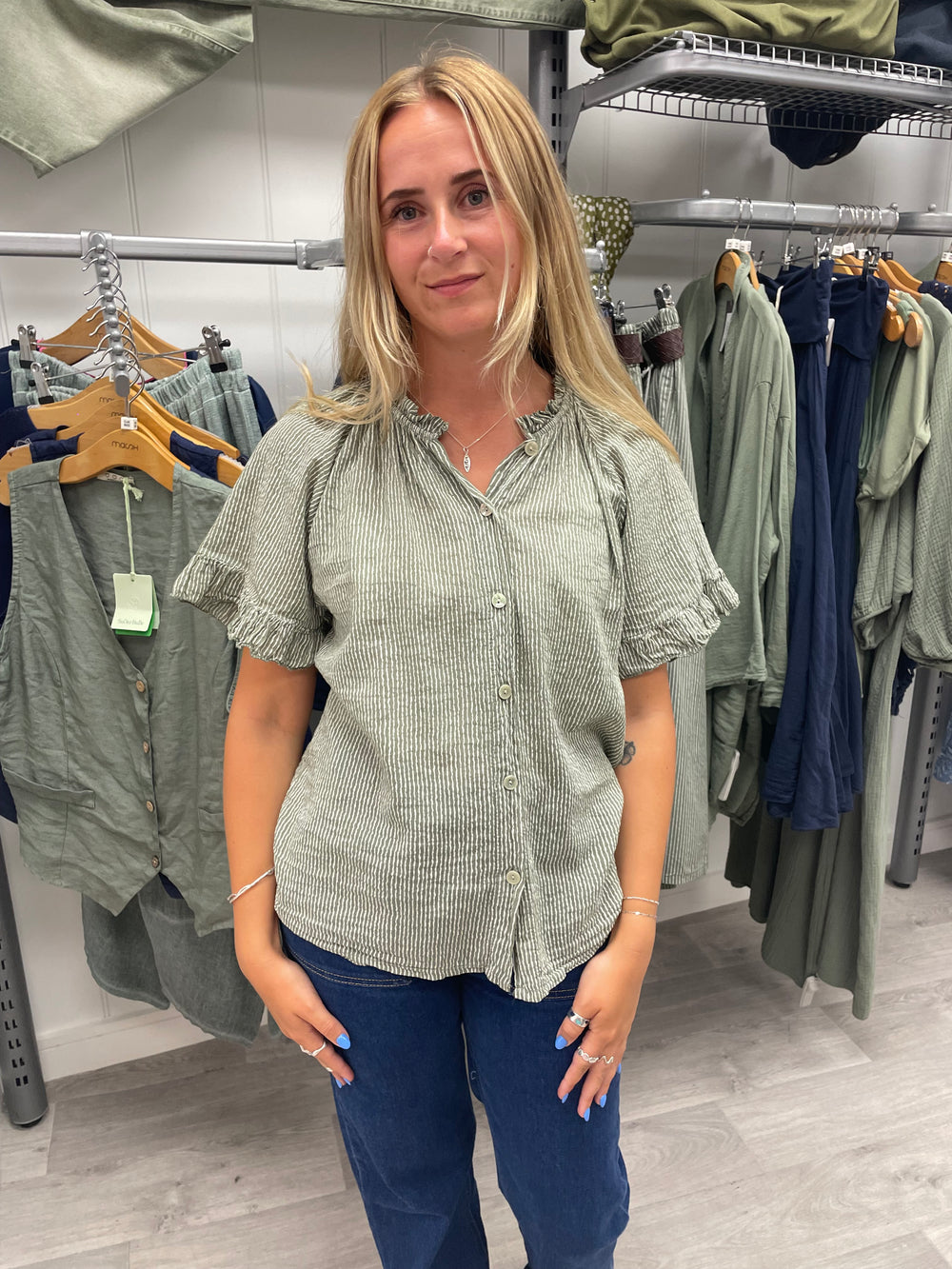 KHAKI