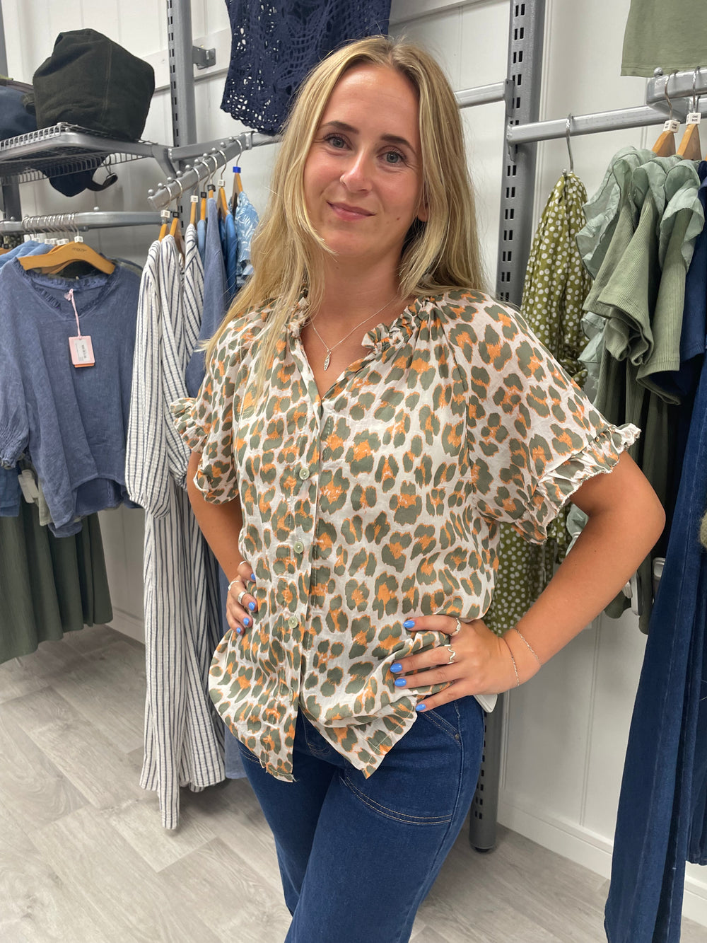 KHAKI