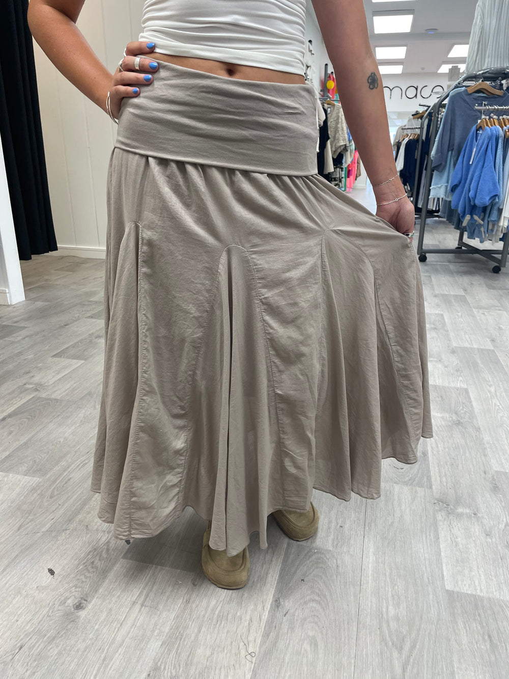 TAUPE