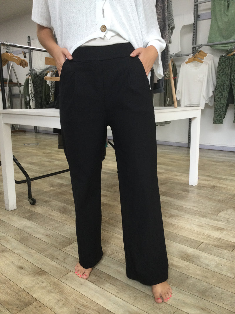 WIDE LEG MAGIC TROUSERS