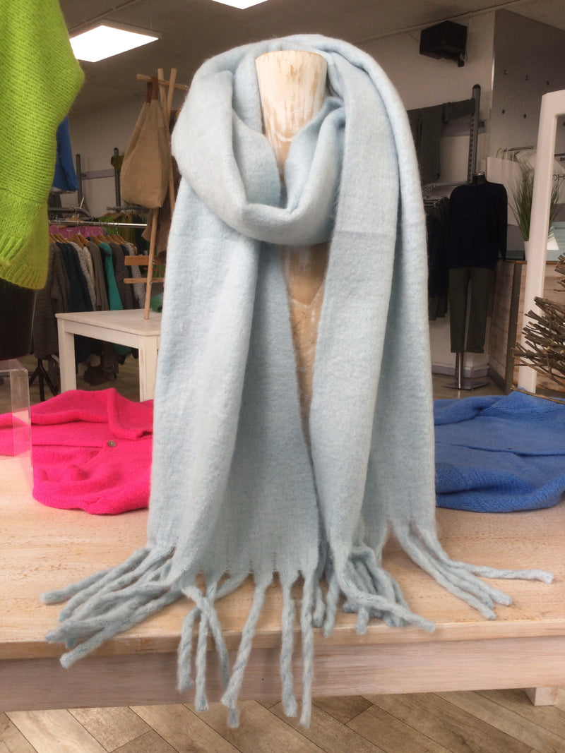 PLAIN FRINGE SCARF