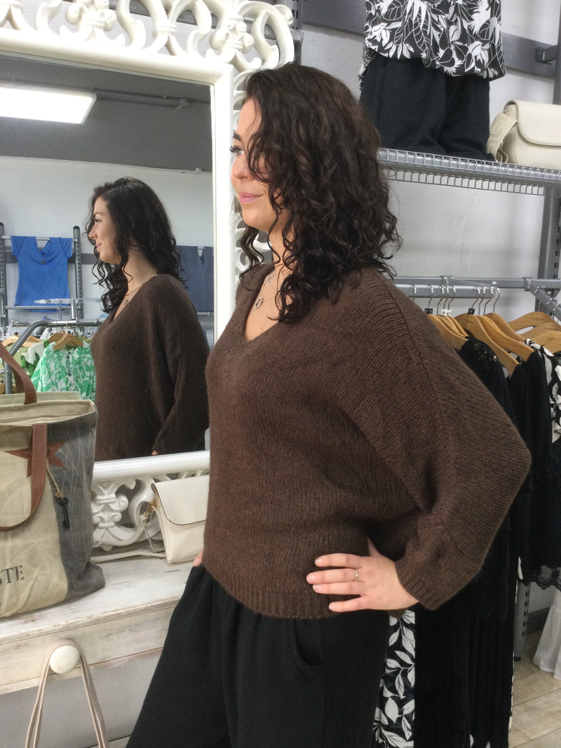 SOFT LIGHT KNIT TOP
