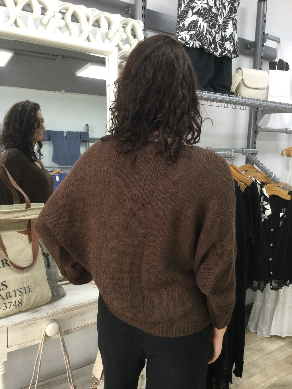 SOFT LIGHT KNIT TOP
