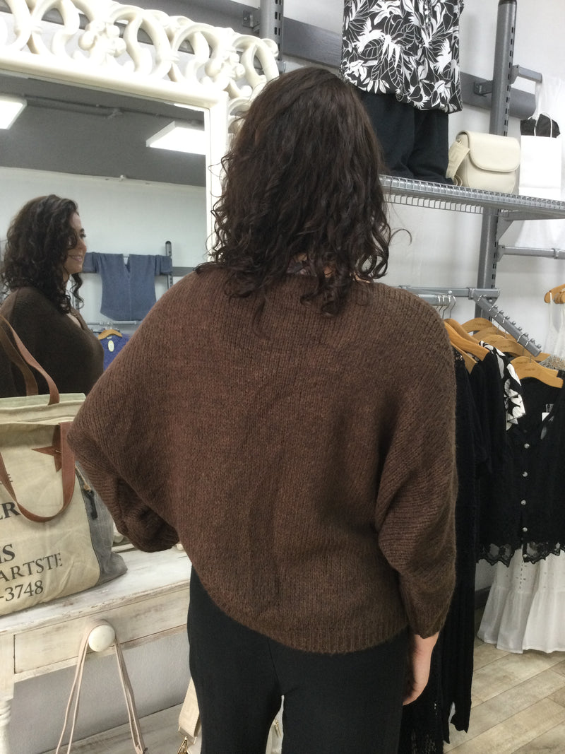 SOFT LIGHT KNIT TOP