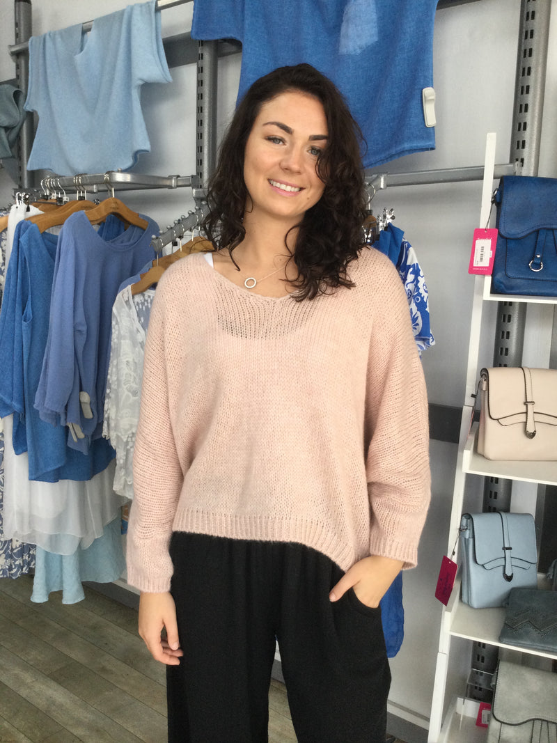 SOFT LIGHT KNIT TOP