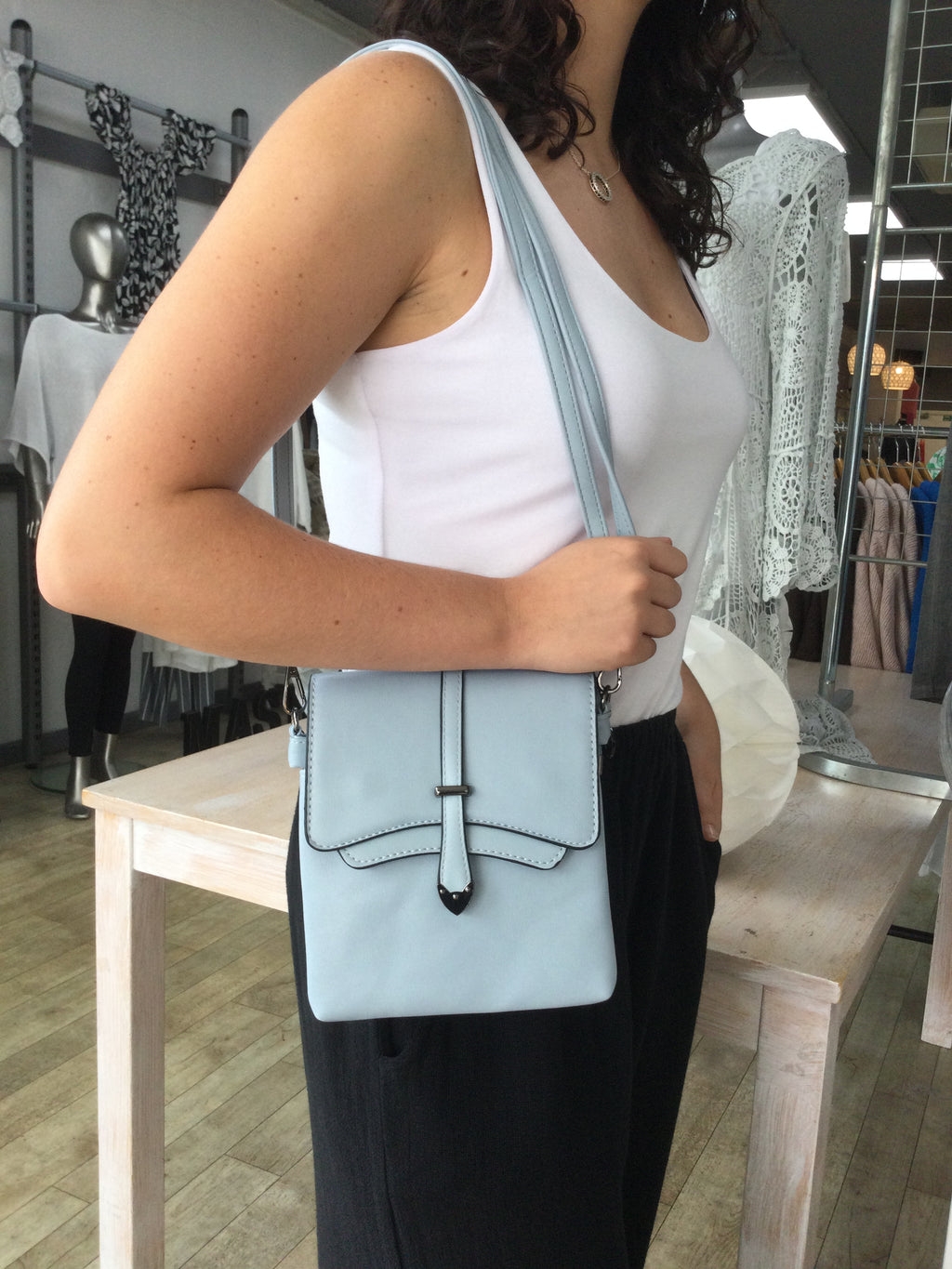 1 STRAP BAG