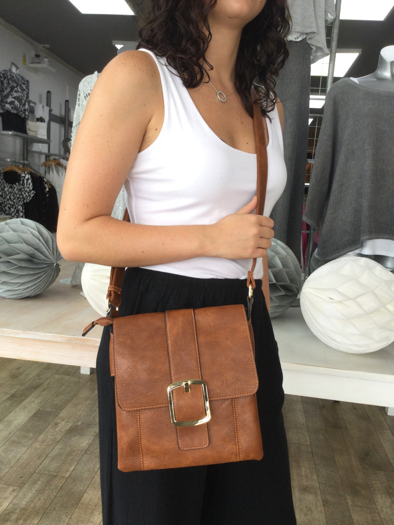 BUCKLE X-BODY BAG