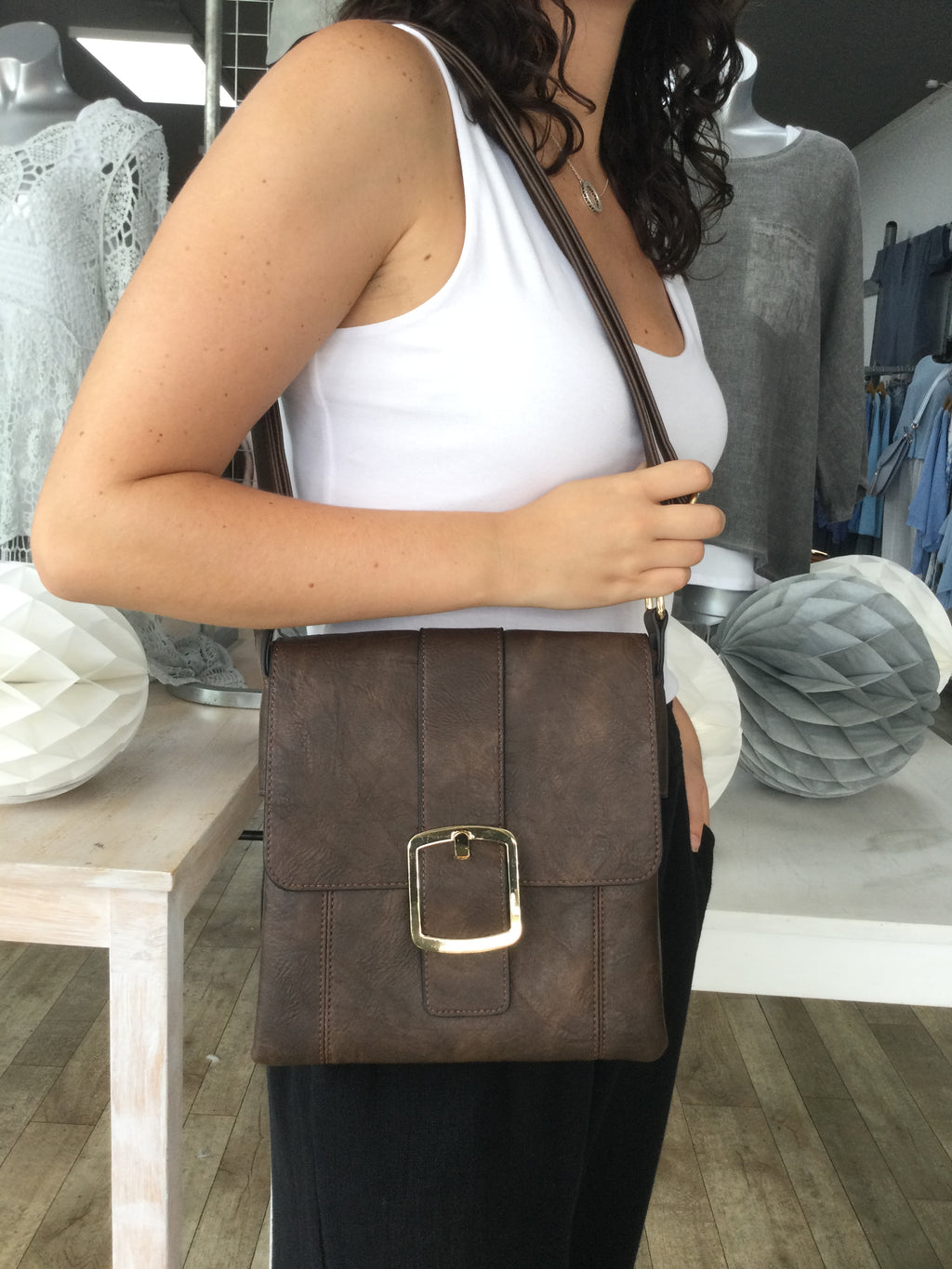 BUCKLE X-BODY BAG