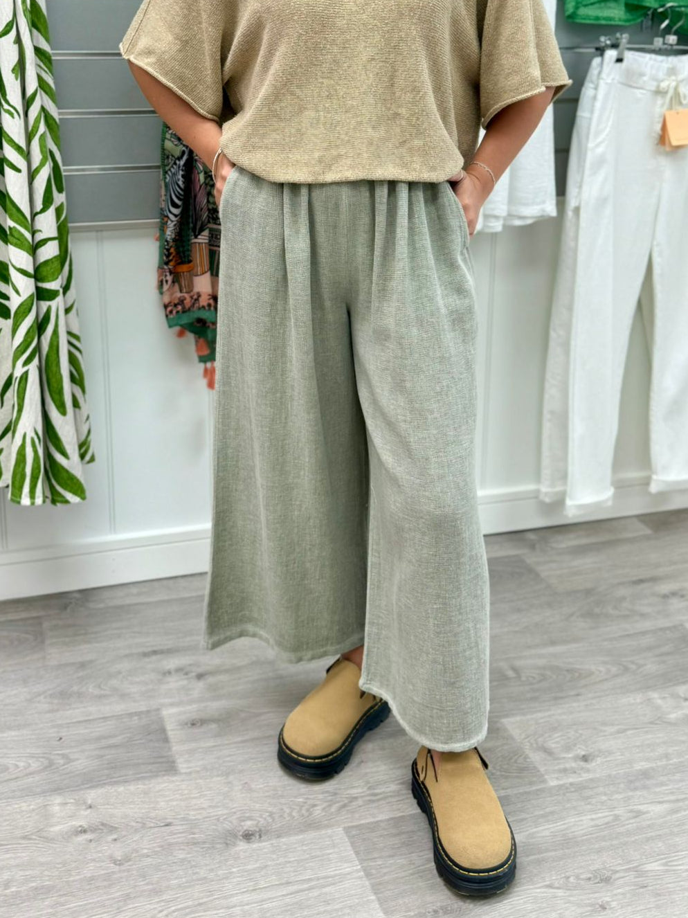 KHAKI