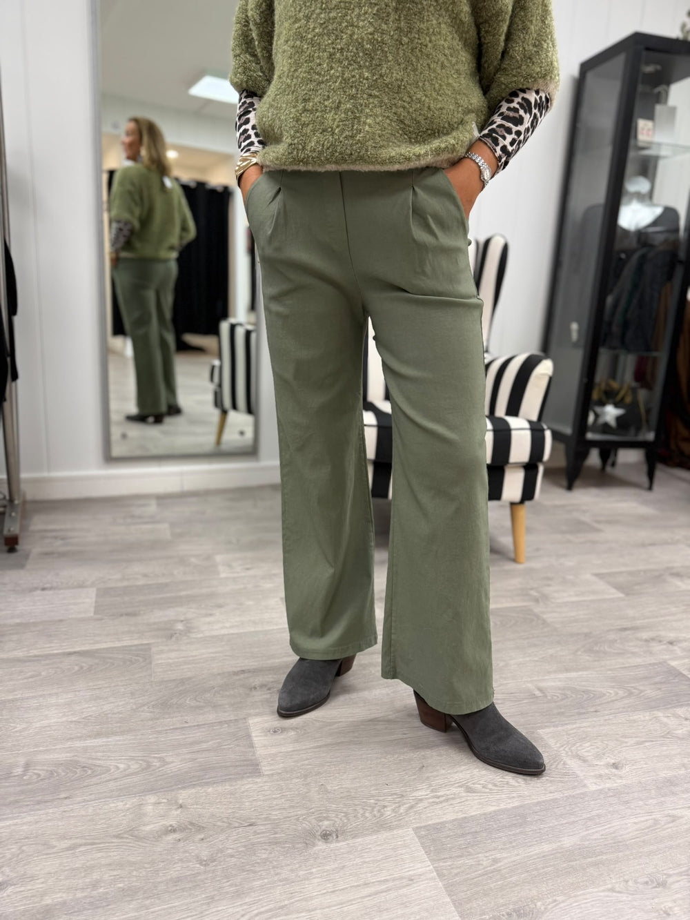 KHAKI